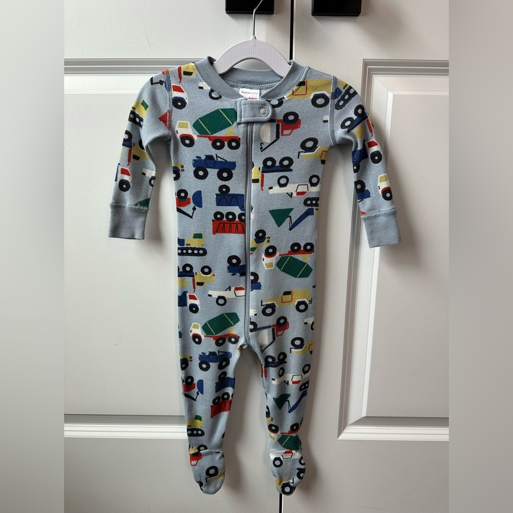 Hanna Andersson Trucks and Tractors Footed Zippy (Size 6-12 Months)